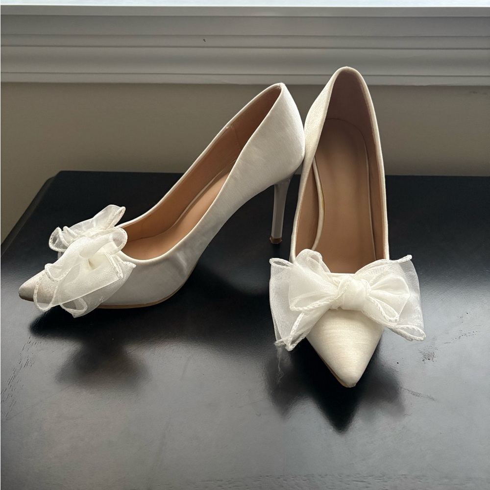 White Bow Heels